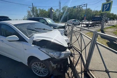 На трассе Оренбург — Беляевка столкнулись Mercedes и Hyundai