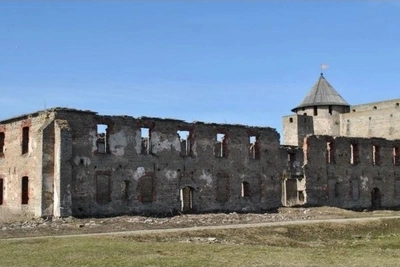 Большой амбар в Ивангородской крепости отремонтируют