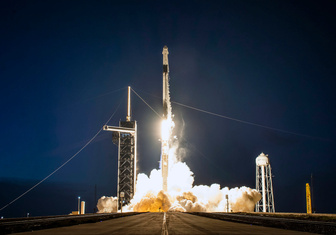 Компания SpaceX доставила очередную партию грузов на МКС