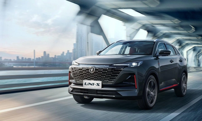 Changan Uni-S (он же CS55PLUS) — самая популярная модель бренда в России. По итогам июня 2025 года она оказалась на втором месте после Haval Jolion в рейтинге популярности иномарок | Источник: Changanauto.ru