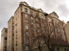 «Дом холостяков» на 1000 квартир — необычная история здания в центре Москвы