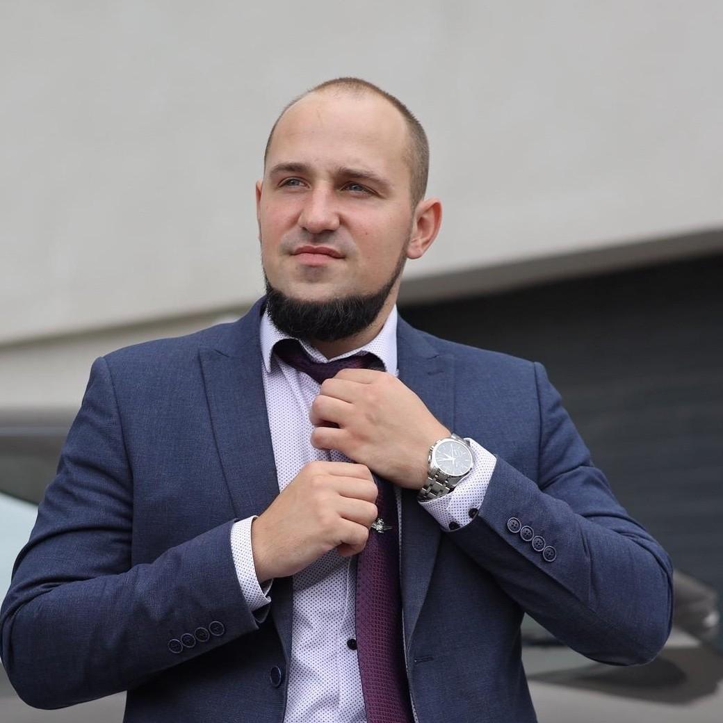 32-летний юрист Андрей Капустин из Владивостока умер во время операции по пересадке волос