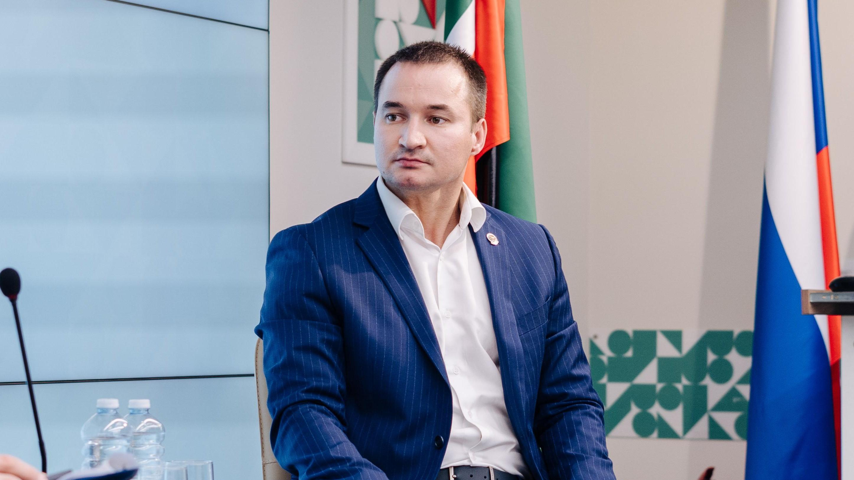 «Мое личное мнение — отрицательное»: министр молодежи Татарстана выступил против выплат беременным школьницам