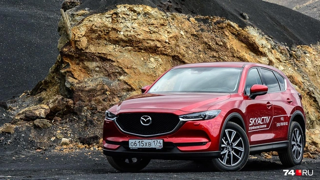 Mazda CX-5 с 2-литровым мотором мощностью 150&nbsp;л.&nbsp;с. остается выгодной моделью для параллельного импорта. Стоят такие в районе 4–5&nbsp;млн рублей | Источник: Артем Краснов