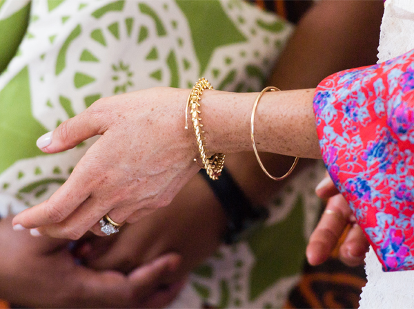 Резной браслет — от бренда Shaun Leane