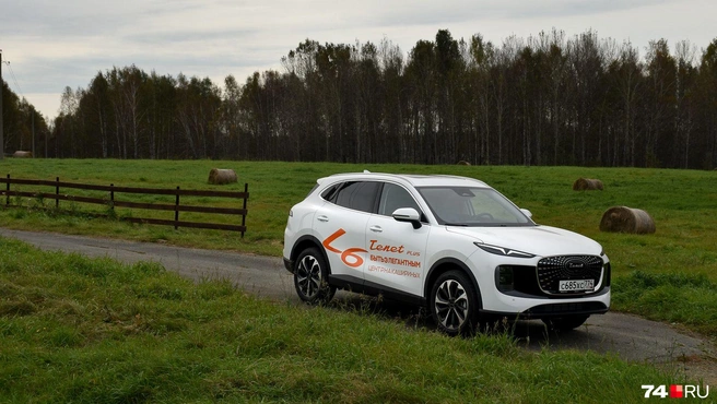 Оформление передней части напоминает некоторые версии Chery Tiggo 9, подчеркивая, видимо, надклассовый статус Tenet Plus | Источник: Артем Краснов