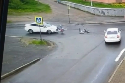 Момент ДТП с велосипедисткой в Архангельске сняли на видео