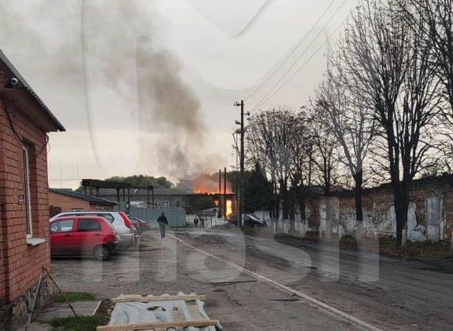 ВСУ обстреляли поселок в Курской области, снаряд попал в многоквартирный дом | ya62.ru