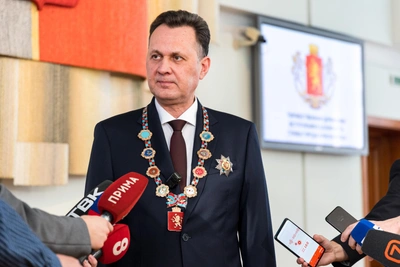 Mayor keeps promise, registers in Krasnoyarsk