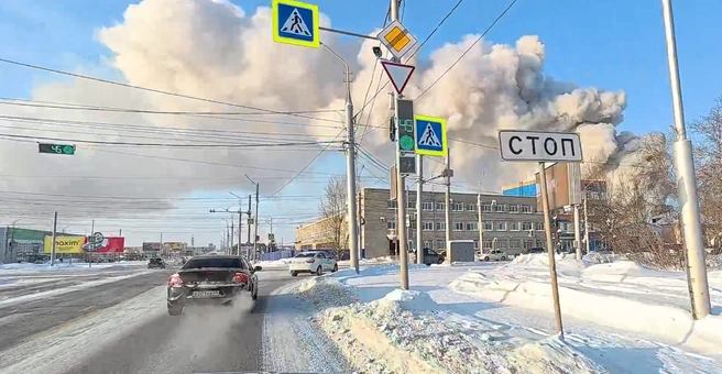 В Кургане произошел крупный пожар на одном из складов | Источник: ГУ МЧС России по Курганской области