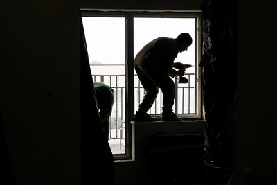 На севере Волгограда обследуют дома, пострадавшие от атаки беспилотников