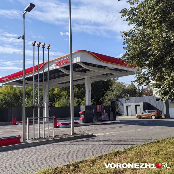 Однако заправка-автомат стоит пустая | Источник: Андрей Пашинский / Voronezh1.ru