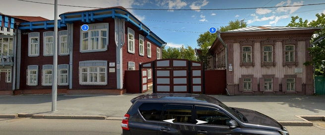 Так выглядел флигель (справа) в 2020 году | Источник: yandex.ru