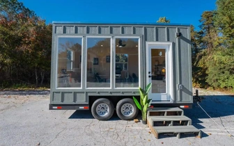 Для маленькой такой компании: оцените минималистичный офис-прицеп от Dragon Tiny Homes