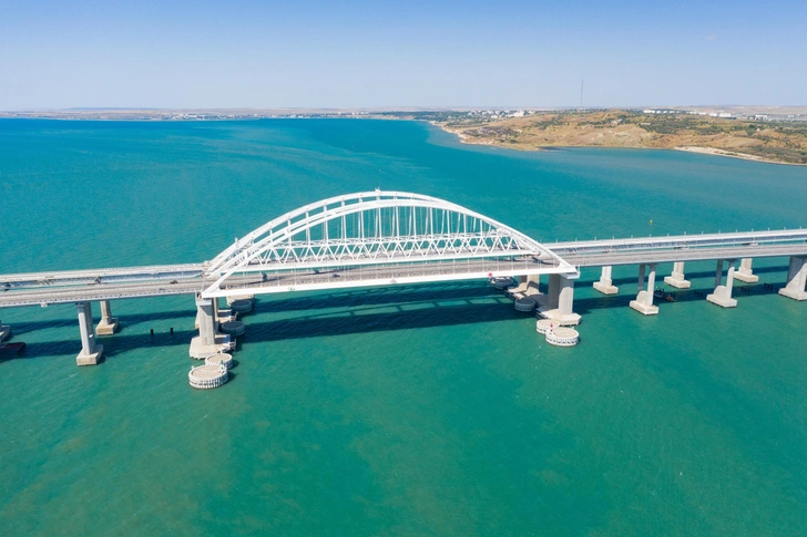 Как проехать Крымский мост и не застрять в очереди | Источник: Shutterstock/Fotodom.ru