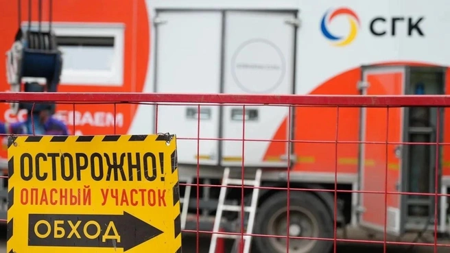 После ремонтных работ, перед энергетиками еще стоит задача восстановить перекопанные участки | Источник: СГК
