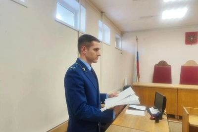 Дрифтер из Саратова избил супругов за критику