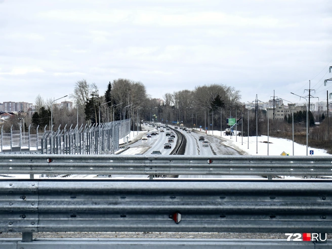 Дорога проходит над Червишевским трактов | Источник: Павел Красоткин / 72.RU