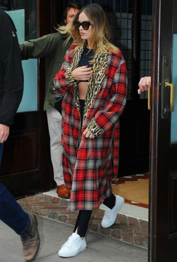 Марго Робби в Нью-Йорке | marieclaire.ru