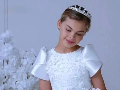 Год назад 9-летняя Махраба была бездомной, теперь она — успешная модель