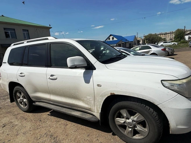 Арест Toyota Land Cruiser помог взыскать долг в 1,5 млн рублей | Источник: r74.fssp.gov.ru