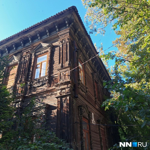 На улице Гоголя есть несколько деревянных домов с красивыми наличниками | Источник: Валерия Коростелева / NN.RU