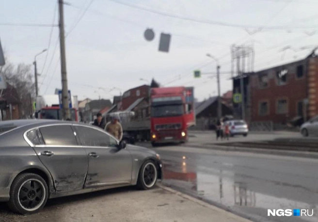 Авария случилась на правом берегу Новосибирска | Источник: читатель НГС