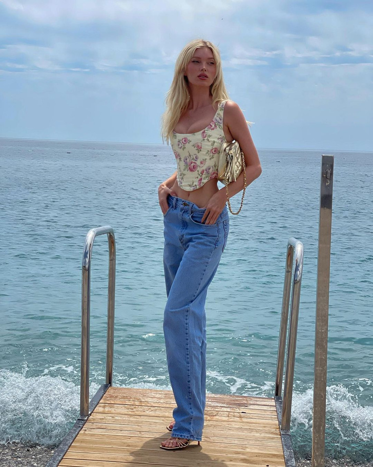 Где найти модные прямые джинсы, как у модели Эльзы Хоск?