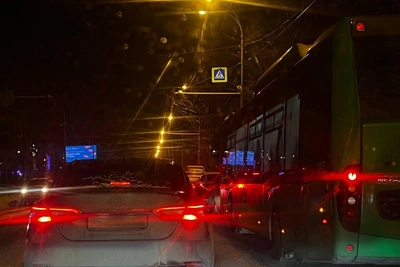 Entrance to Akadem Blocked by Giant Traffic Jam