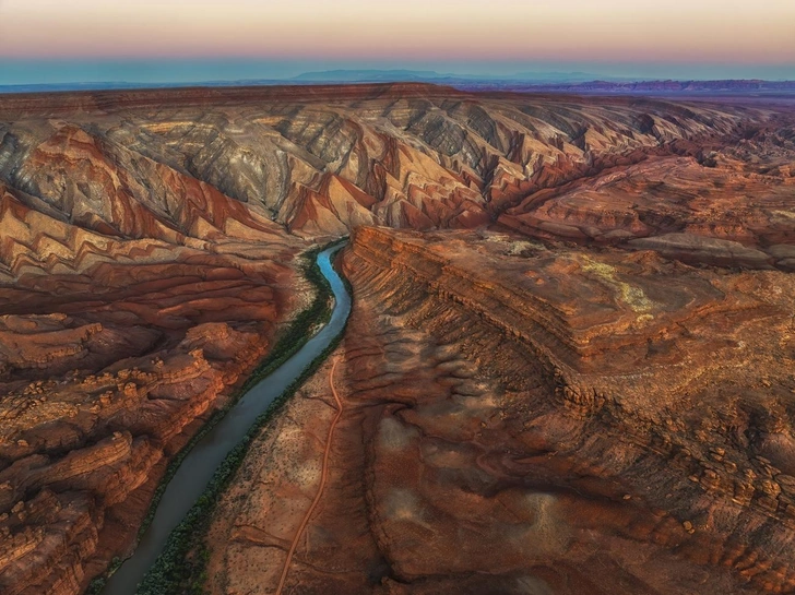 Захватывающие виды сверху: подведены итоги фотоконкурса Drone Photo Awards 2025 | Источник: Laura Bennett / Drone Photo Awards 2025
