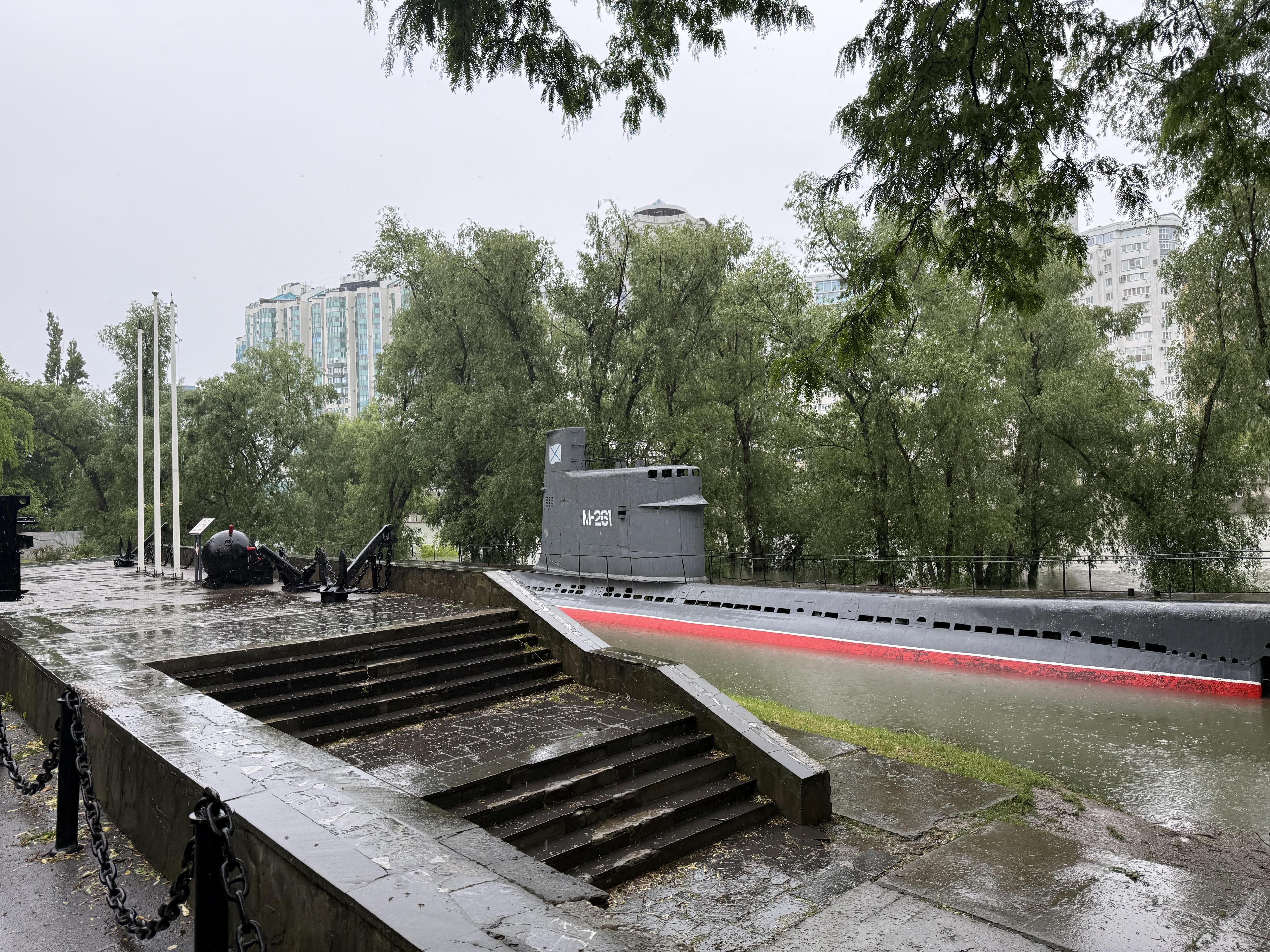 Подлодка и беседки в воде. Фоторепортаж с Затона: как сейчас выглядит парк в Краснодаре