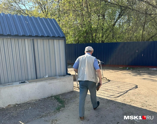 Один из хозяев гаражей | Источник: Андрей Кузнецов / MSK1.RU