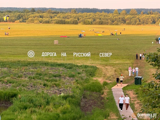 Дорога на Русский Север — где асфальт встречает облака. В Вельске собрались автопутешественники и привезли дорожную романтику с собой | Источник: Милена Солдатенко / «Фонтанка.ру»