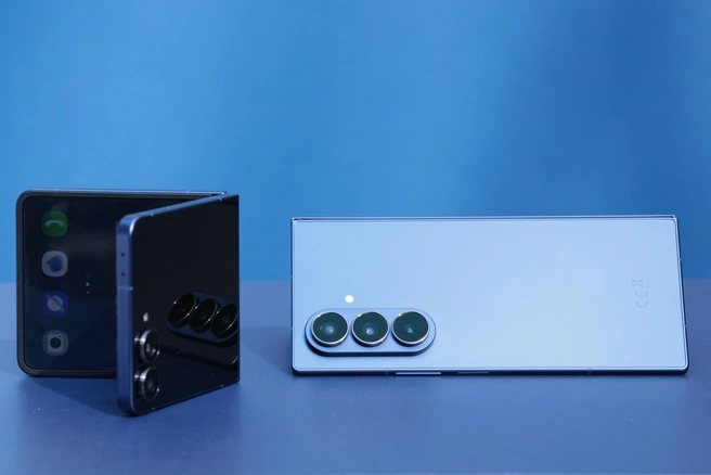Z Flip7 FE представлен в черном и белом цветах | Источник: МТС