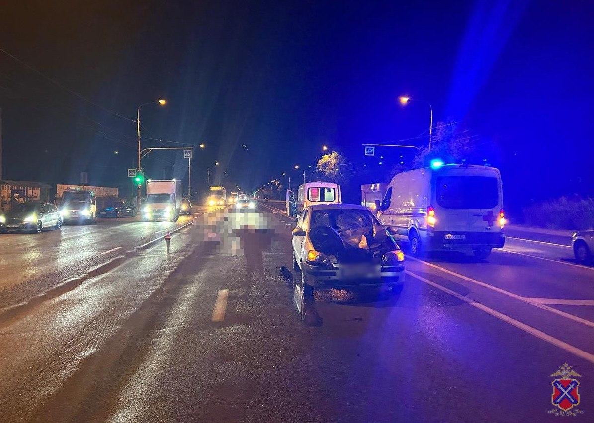 В Волгограде иномарка насмерть сбила двух пешеходов на пешеходном переходе
