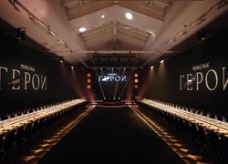 Олег Меньшиков, Юлия и Анна Пересильд, Юрий Колокольников и другие на III церемонии вручения премии «Герои PEOPLETALK»