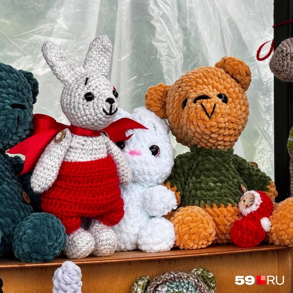 Очень много игрушек ручной работы | Источник: Алексей Кожевников / 59.RU 