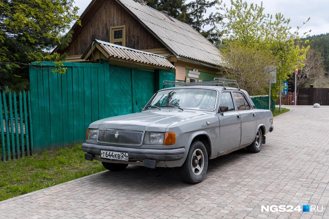 Его личный автомобиль  | Источник: Мария Ленц / NGS24.RU 