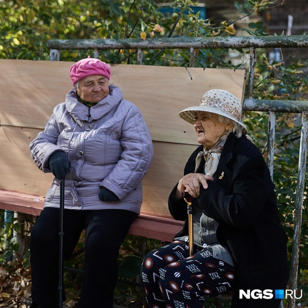Валентина и Лидия недовольны отоплением в квартирах, но оно хотя бы есть | Источник: Александр Ощепков / NGS.RU