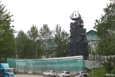 В Петропавловске отремонтируют стелу с пакетботами и другие монументы