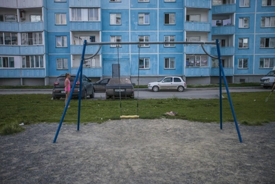 Падение с качелей в Новосибирске: возбуждено уголовное дело