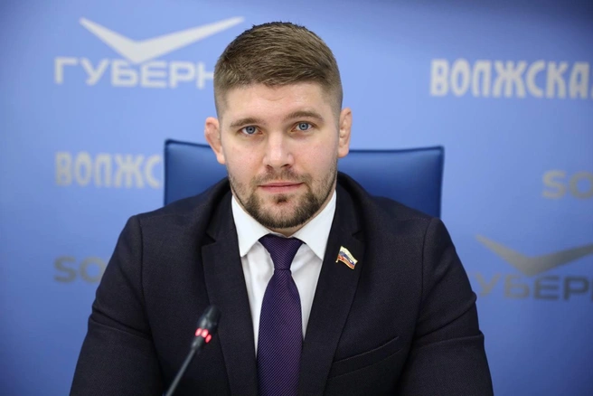 Политик счастливо женат уже 3 года  | Источник: Александр Шарков / Vk.com 