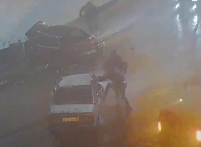 Момент ДТП под путепроводом у вокзала Рязань-2 попал на видео | ya62.ru