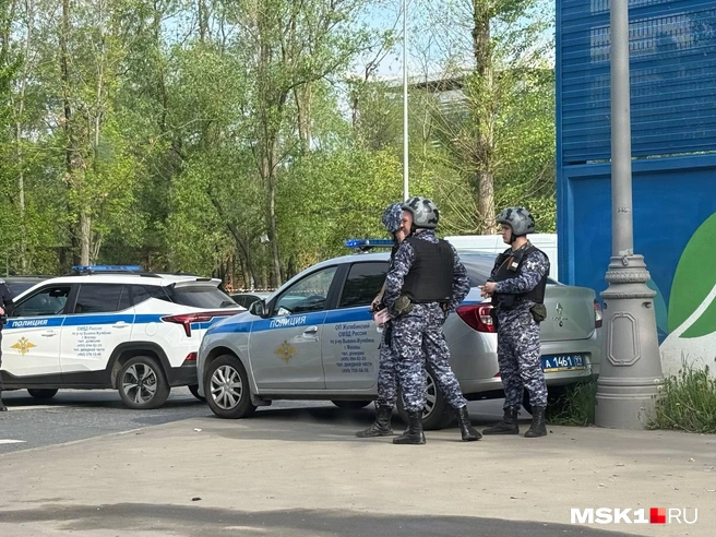 Звуки сирены и оцепление: что происходит у нефтезавода в Капотне, где, по сообщению Собянина, ранены строители | Источник: MSK1.RU