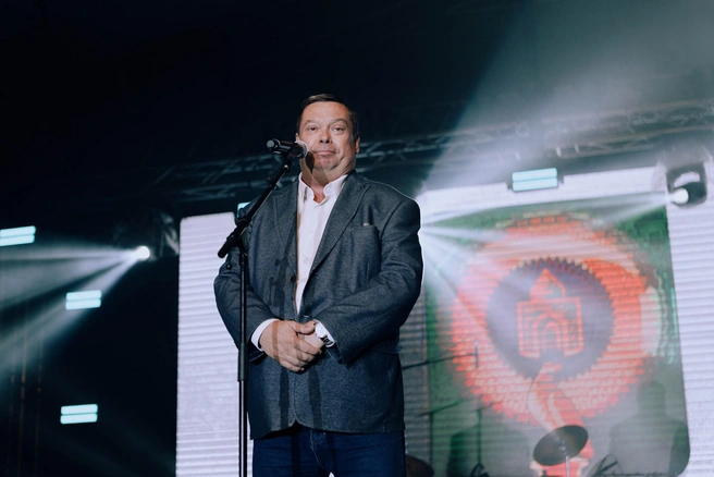 Евгений Парфенов уверен, что именно традиция скачек сделала праздник особенным | Источник: Ольга Авраменко