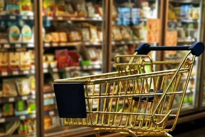 Сахалинец украл продукты в магазине, взяв пакет