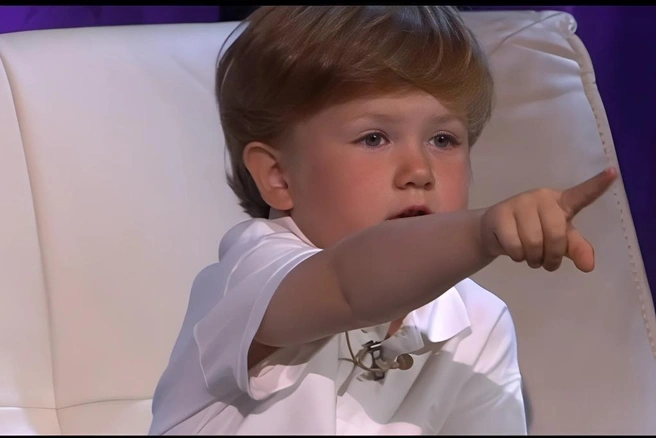 Эмиль — сын Георгия | Источник: кадр из шоу «Две Звезды. Семейный подряд», Первый канал, 2025 год