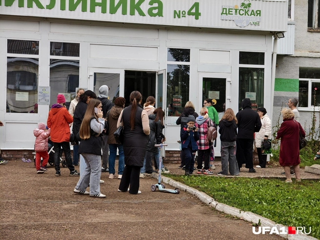 Все стоят в фильтр-бокс | Источник: Булат Салихов / UFA1.RU