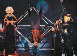 Герои американских комиксов в рекламной кампании Philipp Plein