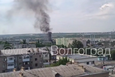 Черное облако дыма накрыло Тракторозаводский район